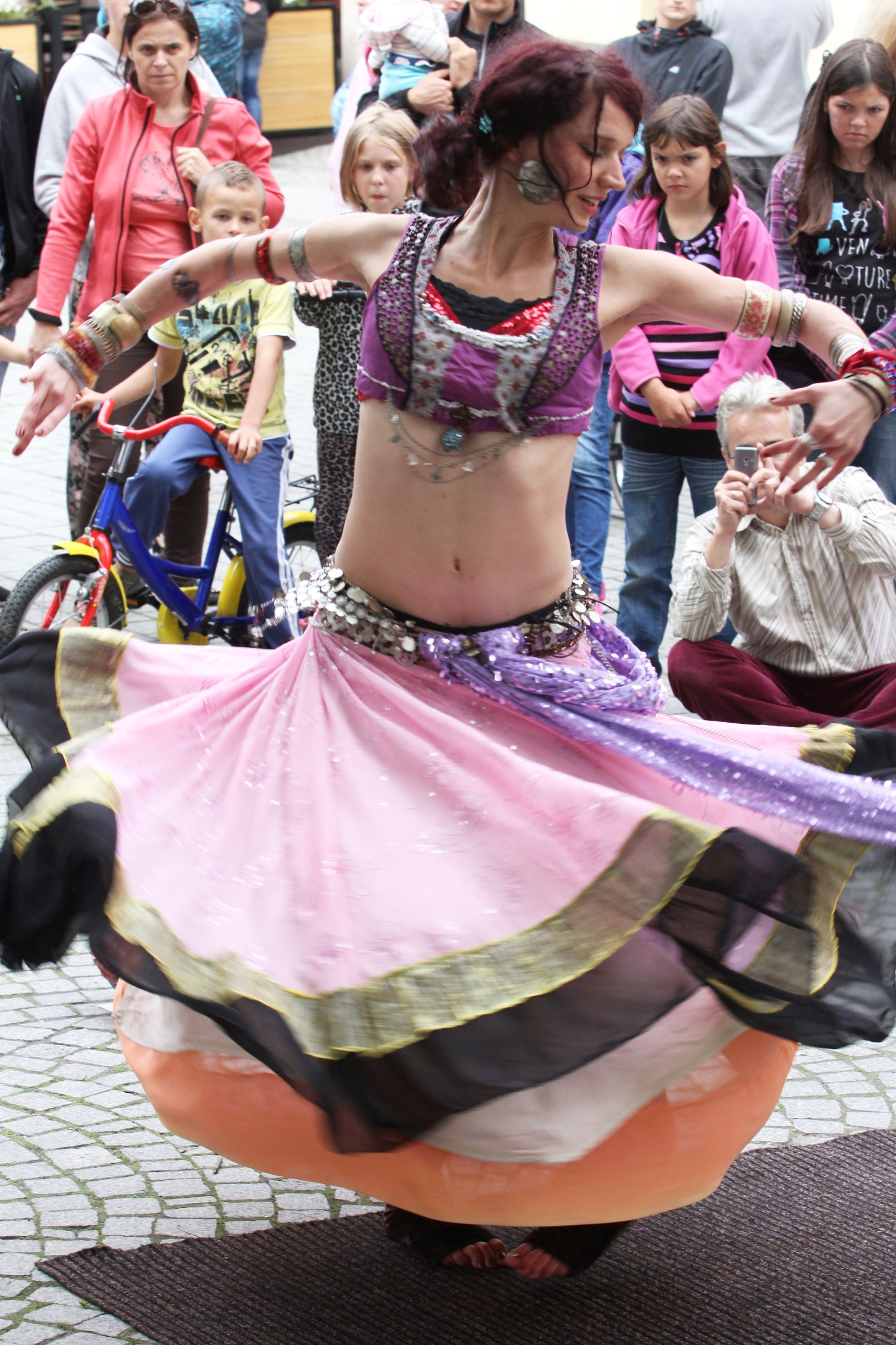 Dancer Lucy z Czech - pokaz taneczny podczas festiwalu BuskerBus