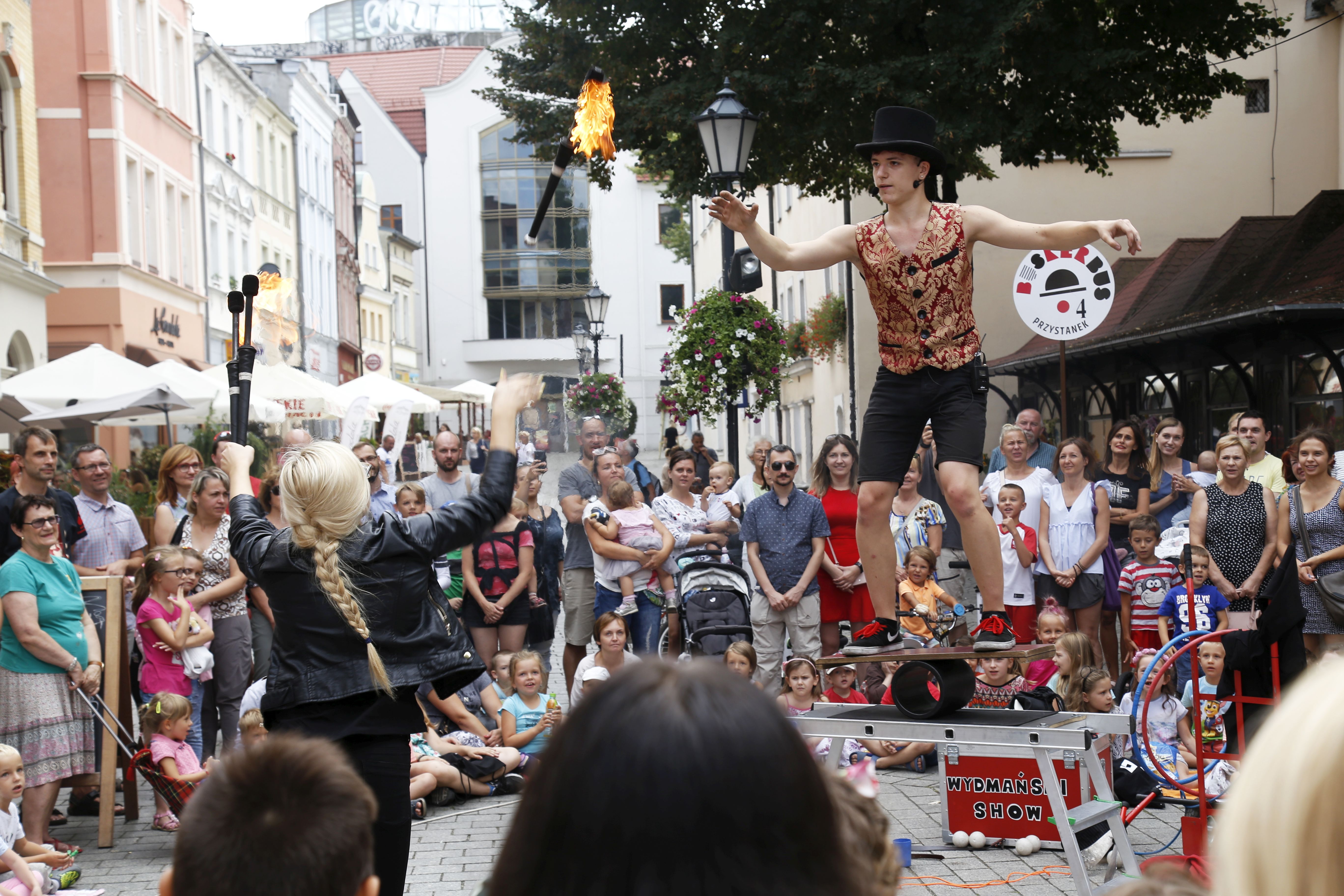 Kacper Wydmański - pokaz uliczny w Zielonej Górze podczas festiwalu BuskerBus